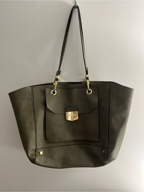 Steve Madden Tote Bag in Olive Green